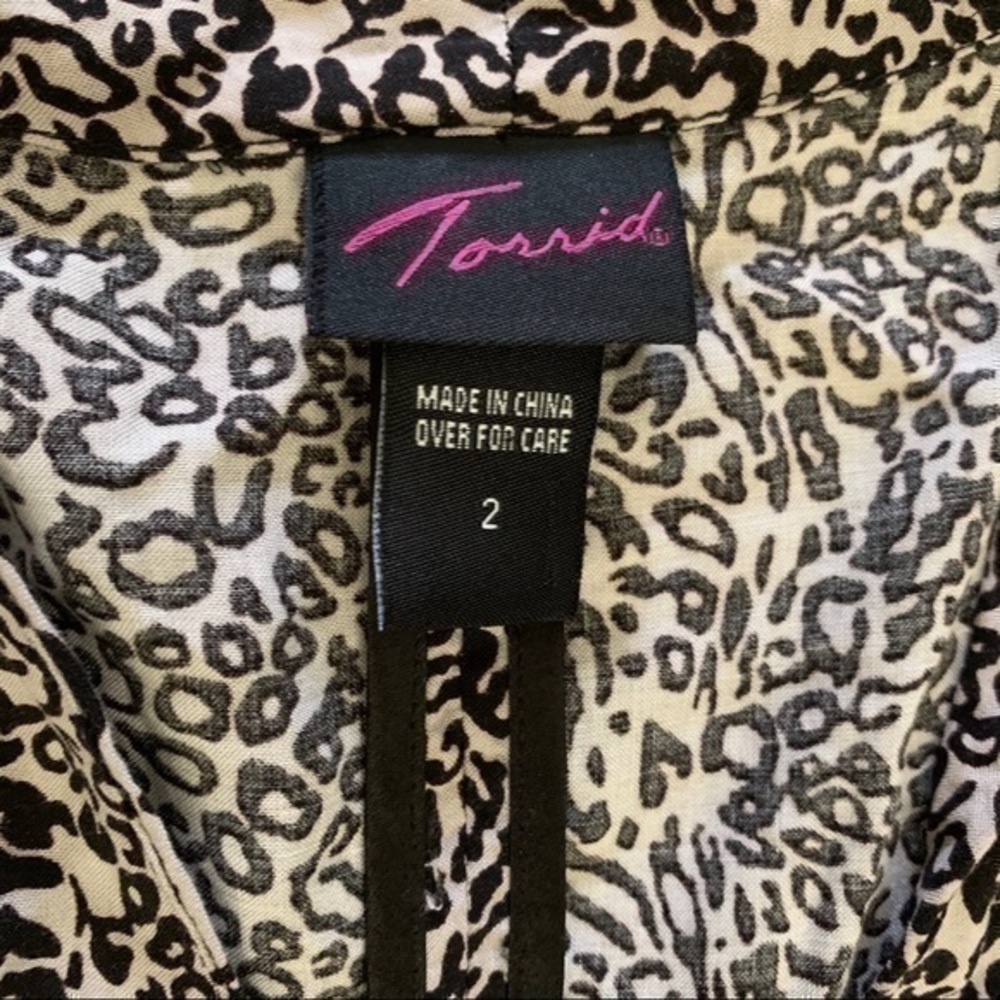 Torrid size 2 animal print shrug - Picture 3 of 8